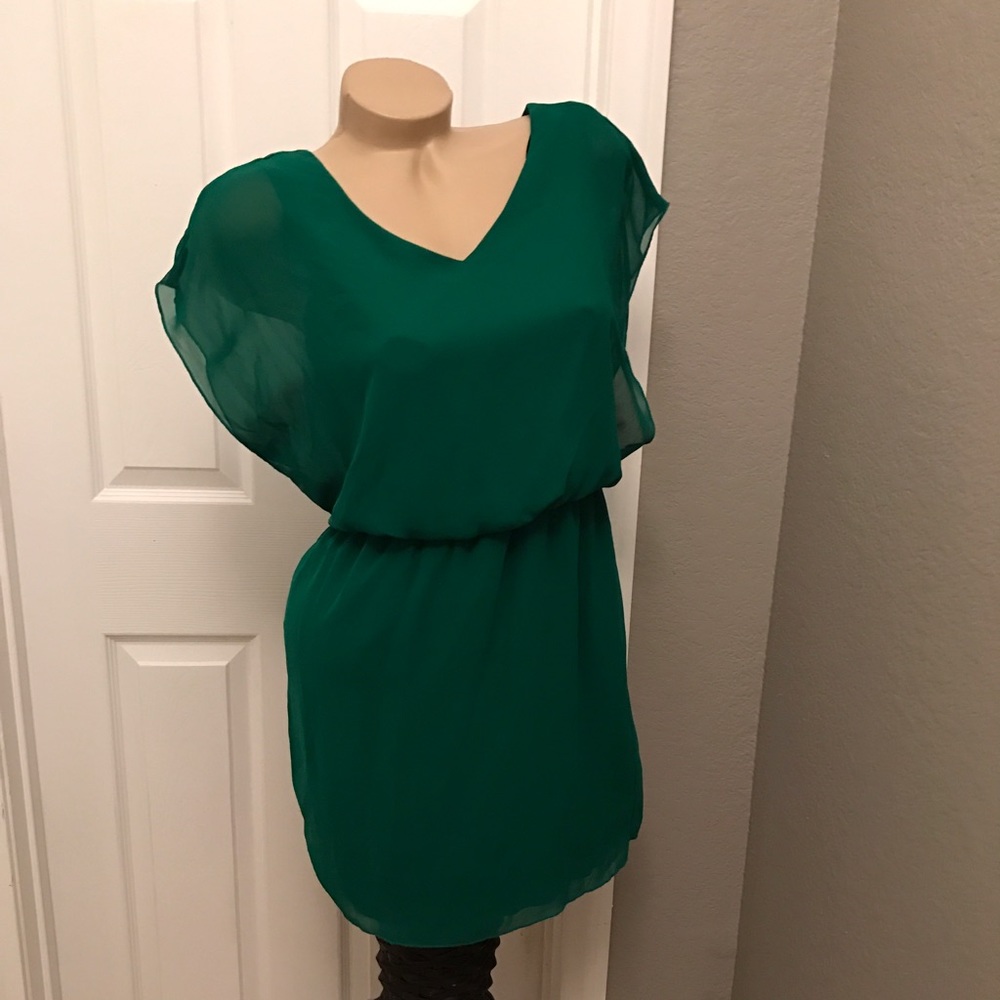 Green flowy dress medium